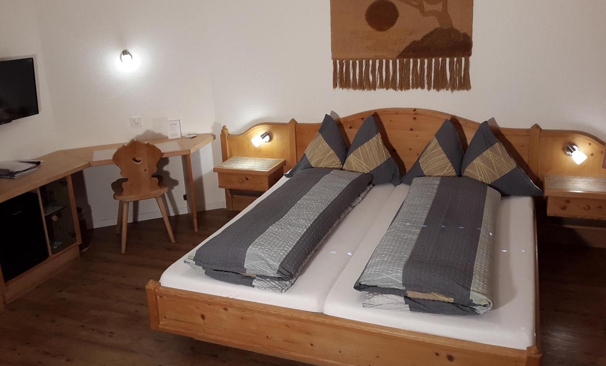 Hotel & Restaurant Bahnhof Reichenbach Reichenbach im Kandertal Extérieur photo