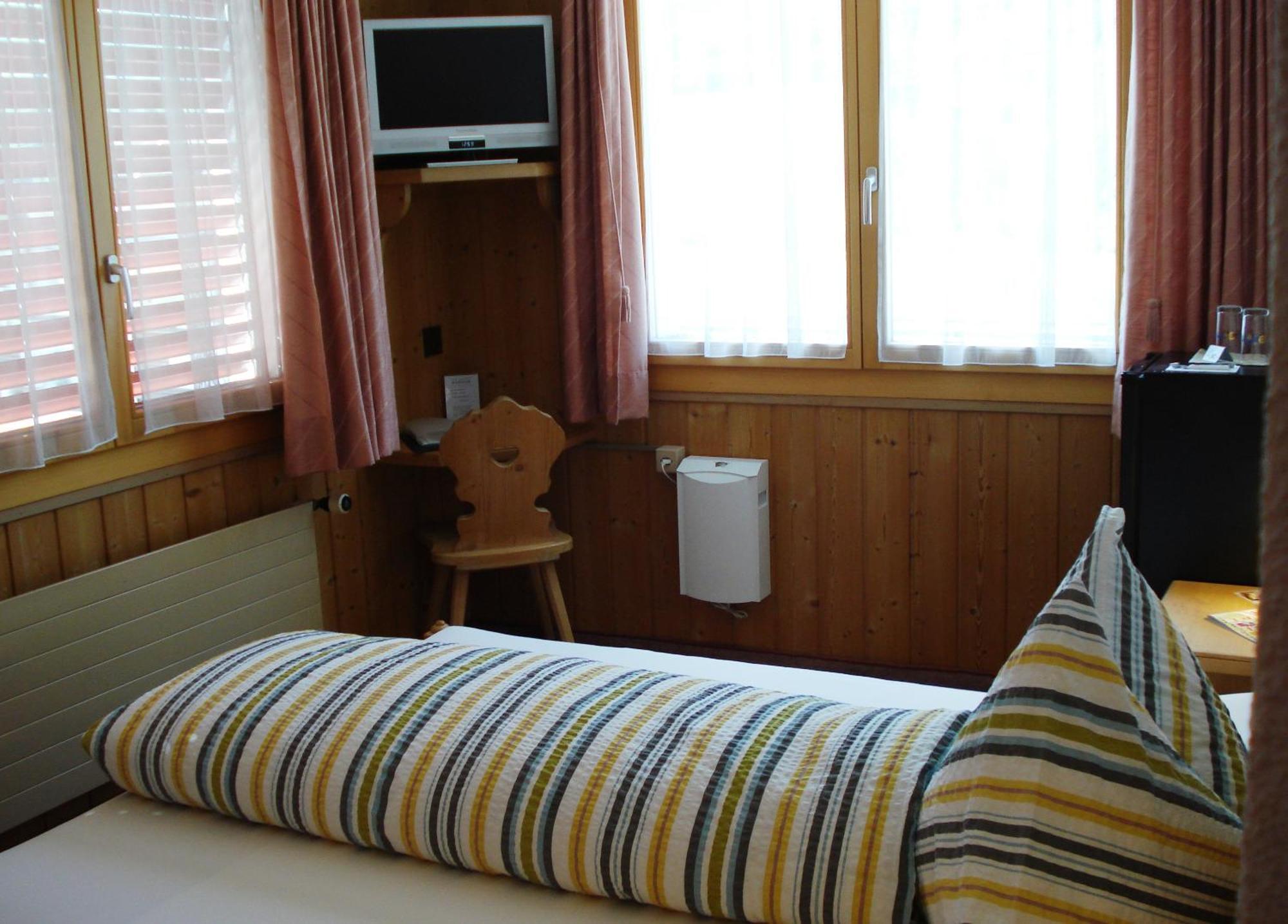 Hotel & Restaurant Bahnhof Reichenbach Reichenbach im Kandertal Extérieur photo