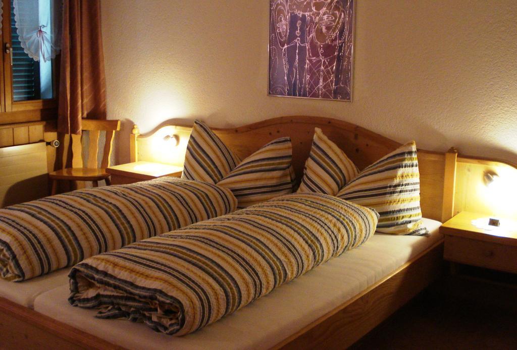 Hotel & Restaurant Bahnhof Reichenbach Reichenbach im Kandertal Chambre photo