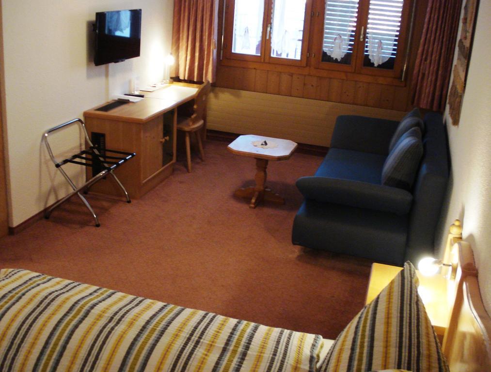 Hotel & Restaurant Bahnhof Reichenbach Reichenbach im Kandertal Chambre photo